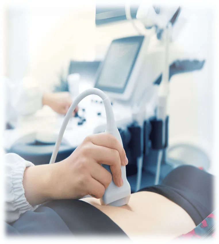 Ecógrafo del centro médico durante un examen de ecografía